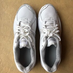 Nike women’s running sneaker size 10 . New . Never worn.